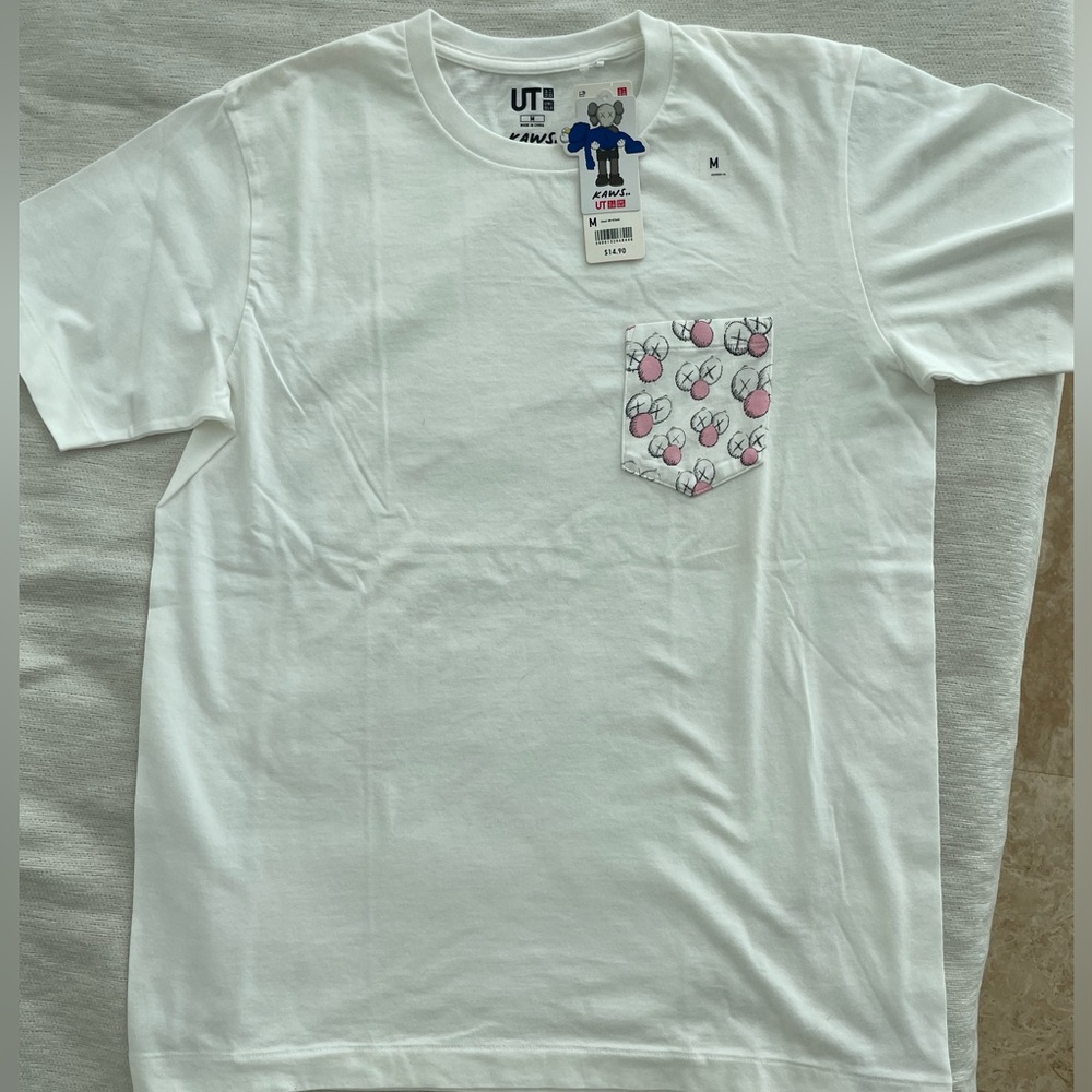 KAWS x Uniqlo BFF Pocket Tee White Size Medium Never Worn